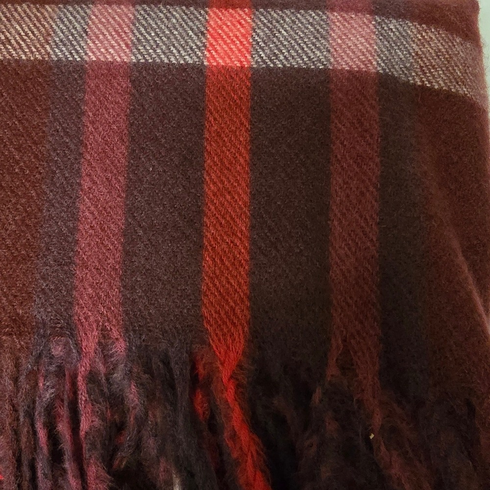 Steve Madden Bordeaux Fringe Plaid Blanket Scarf Burgundy Red Square Wrap NWT - Picture 10 of 10